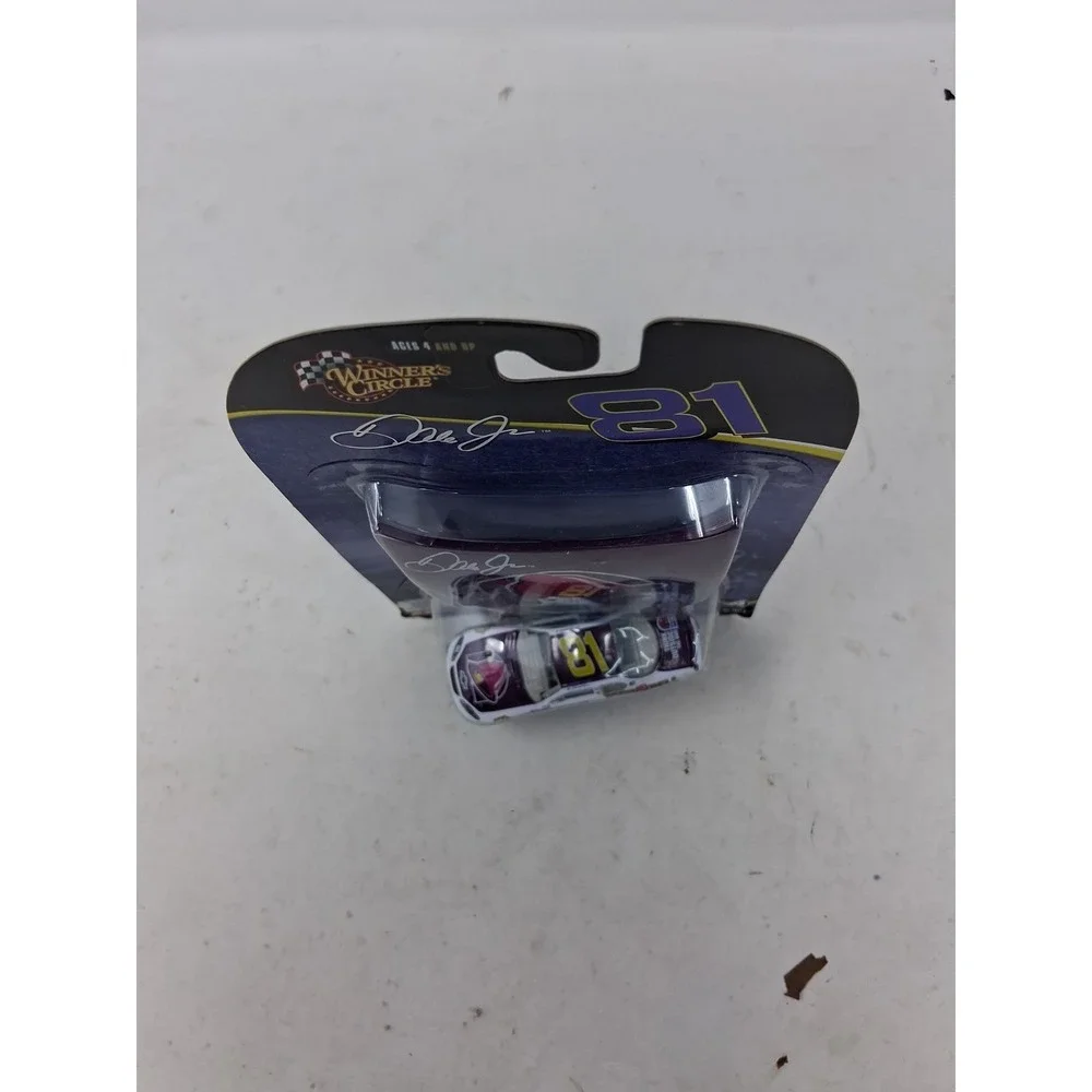DALE EARNHARDT JR  #81 TACO BELL 1/64 DIECAST W/ HOOD MAGNET DISPLAY.  N